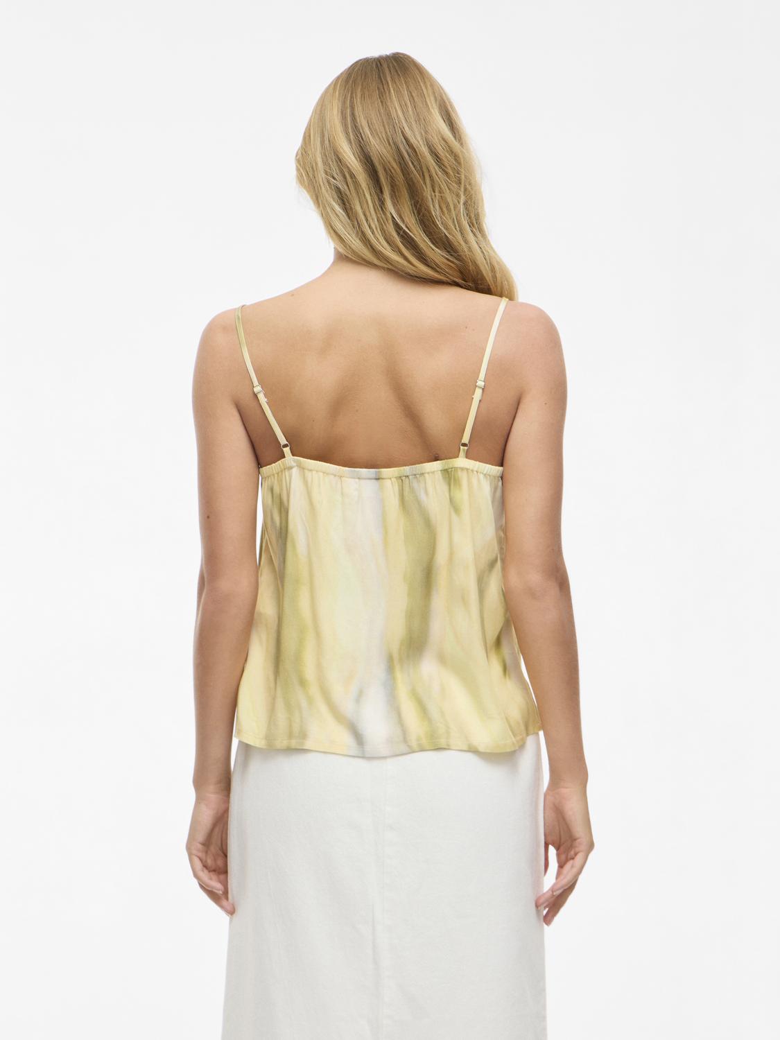 model_shot-back